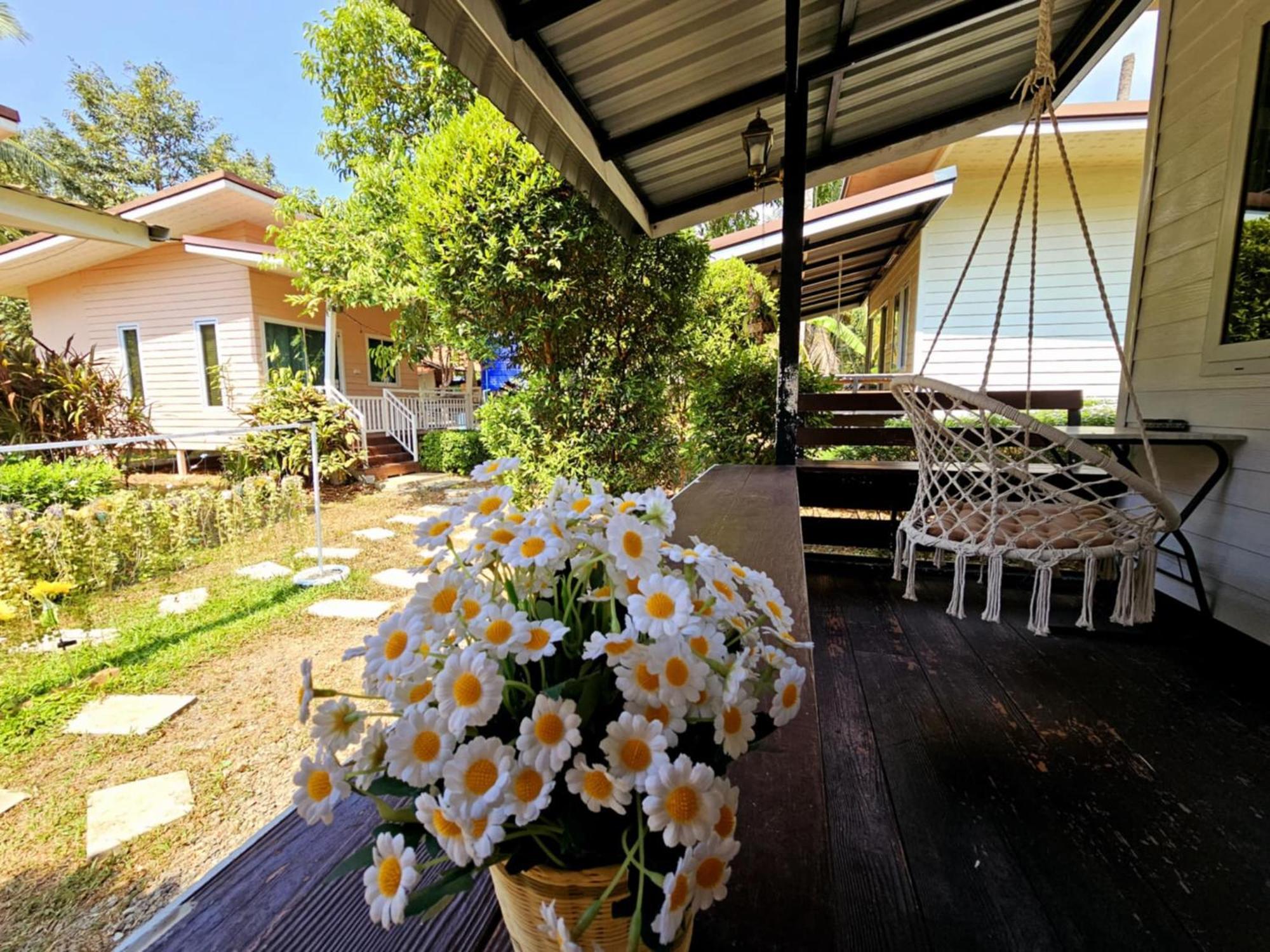 Baan Suan Khun Ta บ้านพักสวนคุณตา Koh Chang Dış mekan fotoğraf